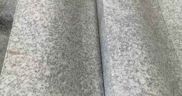 吕梁芙蓉白S型拉丝面路沿石