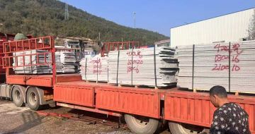 吕梁 芝麻灰花岗岩光面毛板出货日常