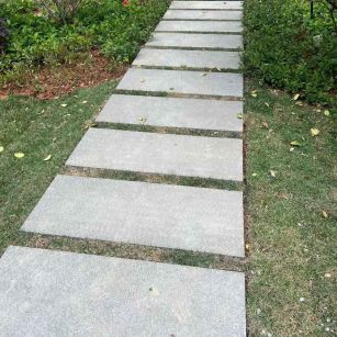 吕梁 芝麻黑小区踏步、汀步石铺装效果