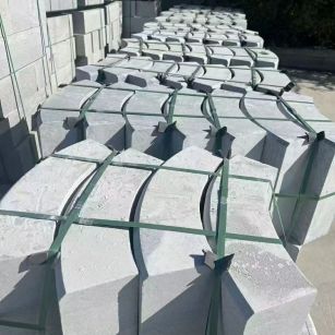 吕梁 芝麻灰弧形路沿石