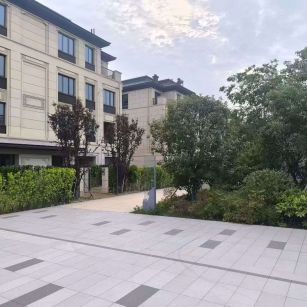 吕梁 芝麻白与芝麻白搭配铺装，尺寸1200*600