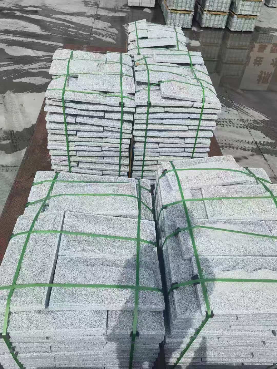 吕梁 芝麻白蘑菇石装车出货