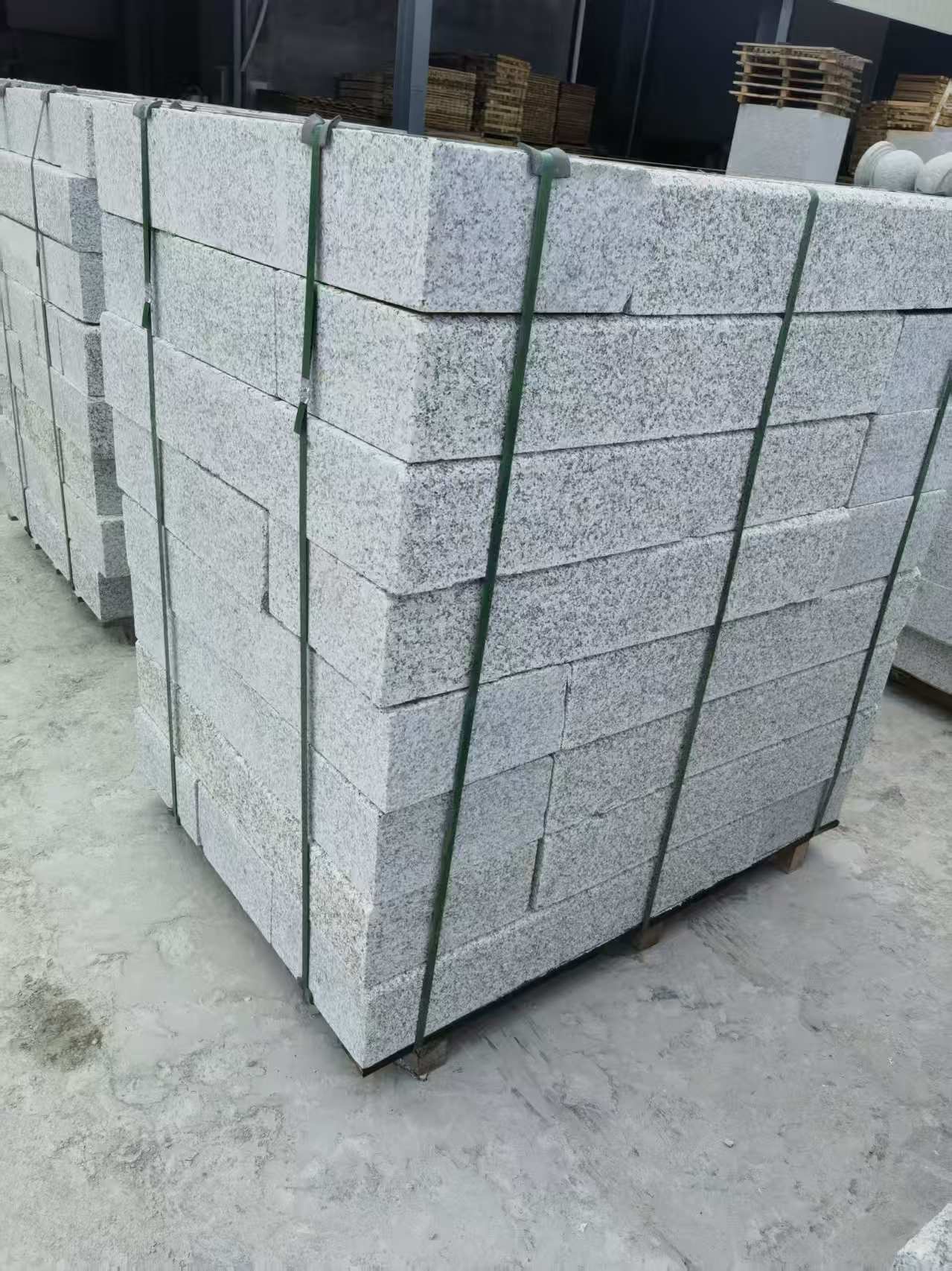 吕梁 芙蓉白火烧两面路沿石