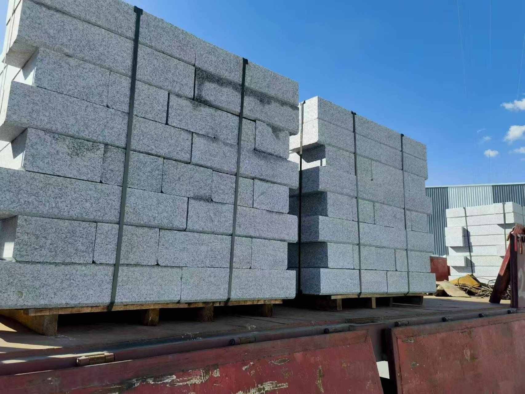 吕梁 路沿石装车出货